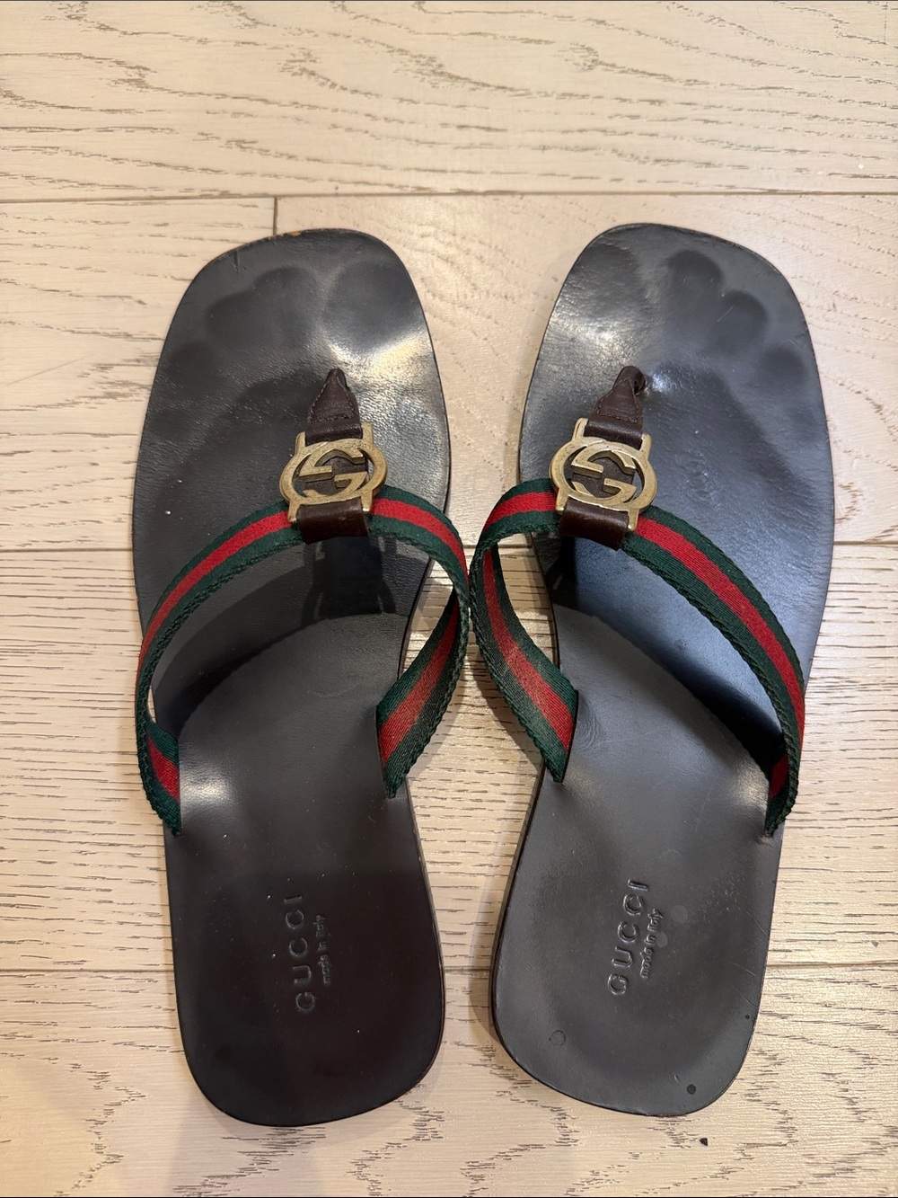 Gucci Leather Thong Sandals with Green & Red Web and Gold Double G - Picture 5 of 5